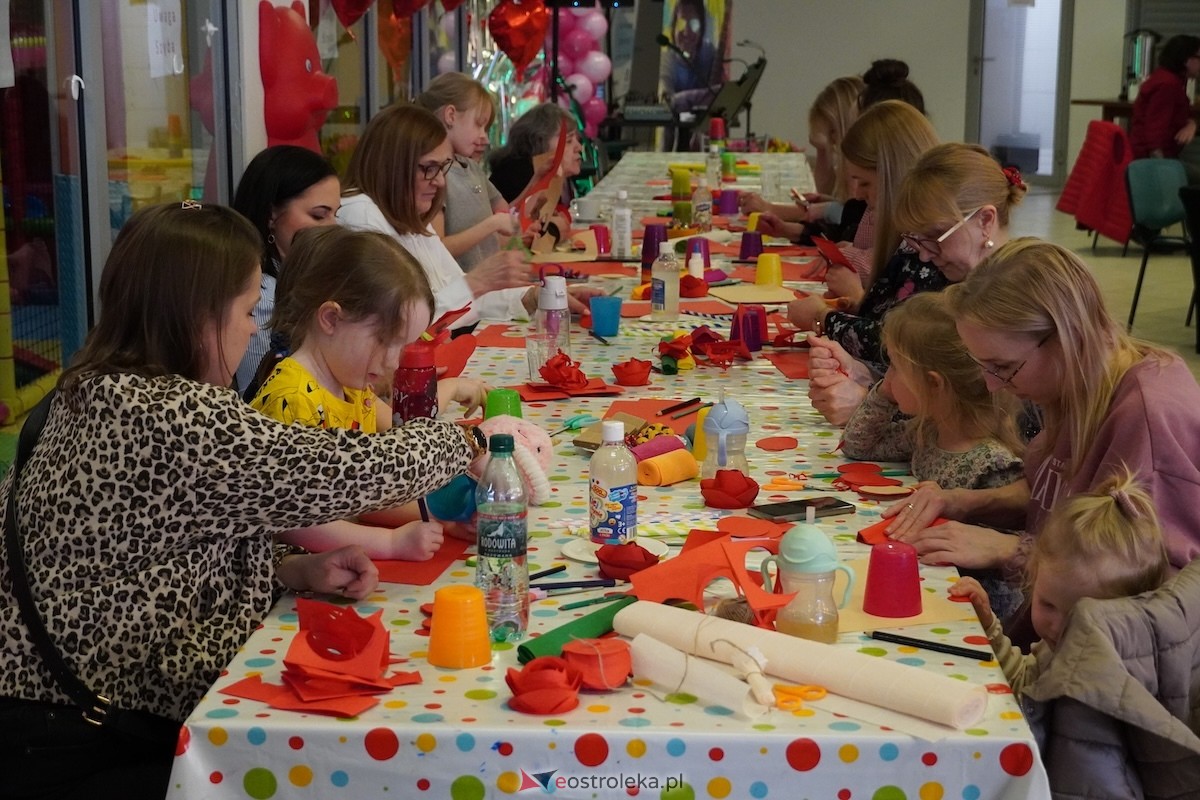 Międzypokoleniowy Dzień Kobiet w Ostrołęce [08.03.2026] - zdjęcie #40 - eOstroleka.pl