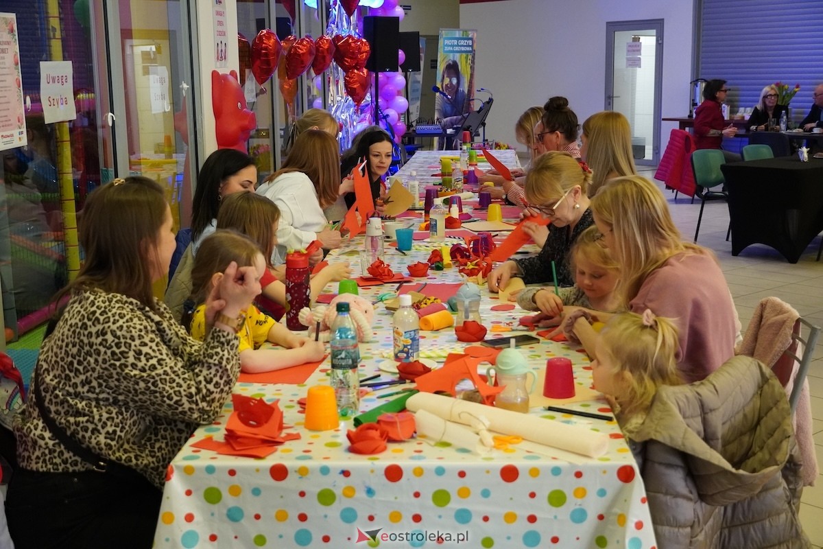 Międzypokoleniowy Dzień Kobiet w Ostrołęce [08.03.2026] - zdjęcie #38 - eOstroleka.pl
