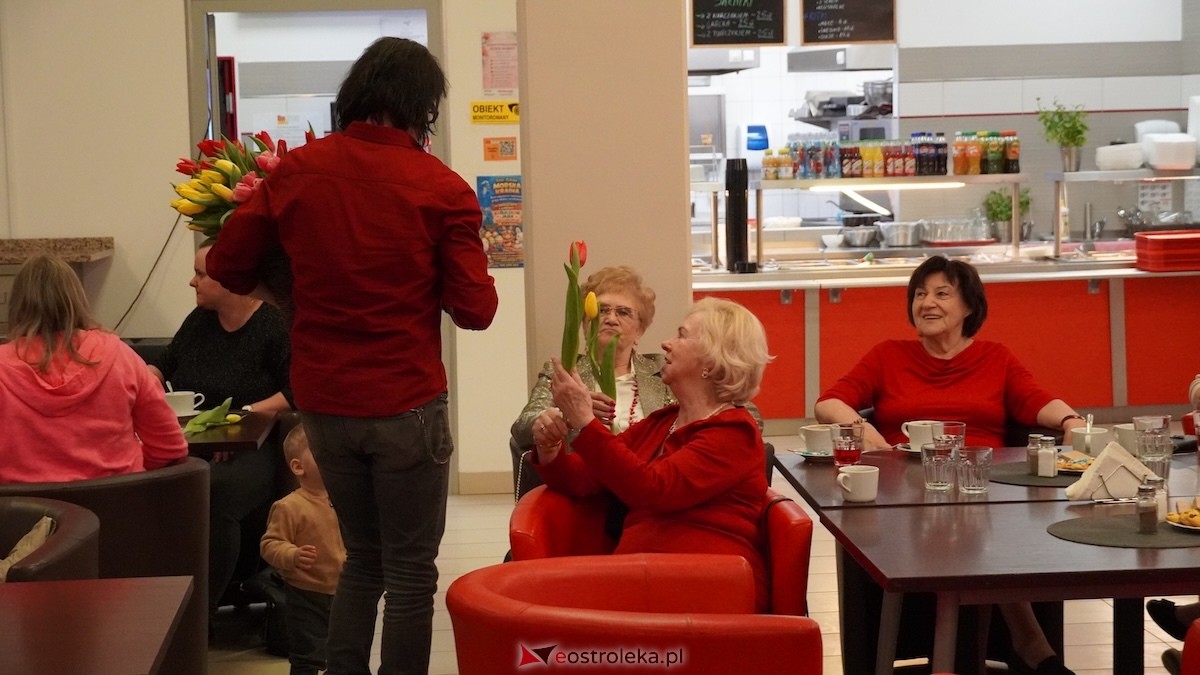 Międzypokoleniowy Dzień Kobiet w Ostrołęce [08.03.2026] - zdjęcie #16 - eOstroleka.pl