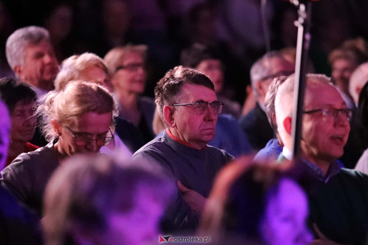 „Kobiety polskiej estrady” w Olszewie-Borkach [8.03.2026] - zdjęcie #58 - eOstroleka.pl
