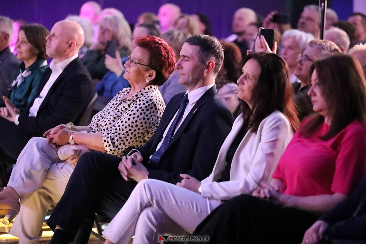 „Kobiety polskiej estrady” w Olszewie-Borkach [8.03.2026] - zdjęcie #55 - eOstroleka.pl