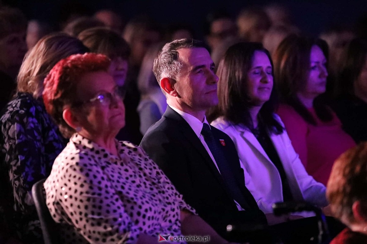 „Kobiety polskiej estrady” w Olszewie-Borkach [8.03.2026] - zdjęcie #44 - eOstroleka.pl
