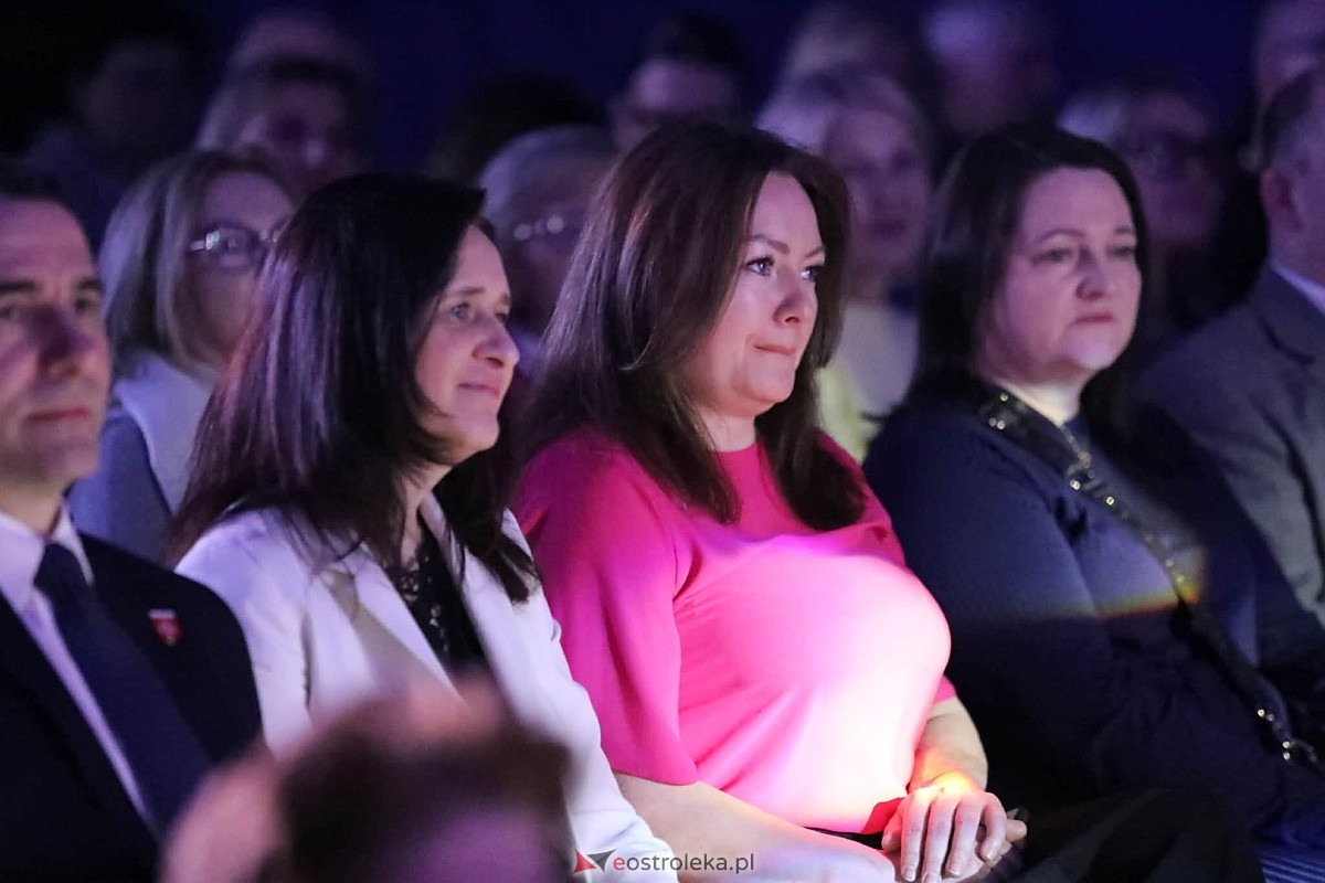 „Kobiety polskiej estrady” w Olszewie-Borkach [8.03.2026] - zdjęcie #40 - eOstroleka.pl