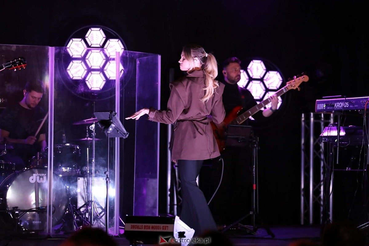 „Kobiety polskiej estrady” w Olszewie-Borkach [8.03.2026] - zdjęcie #30 - eOstroleka.pl