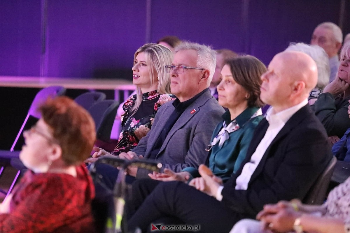 „Kobiety polskiej estrady” w Olszewie-Borkach [8.03.2026] - zdjęcie #28 - eOstroleka.pl