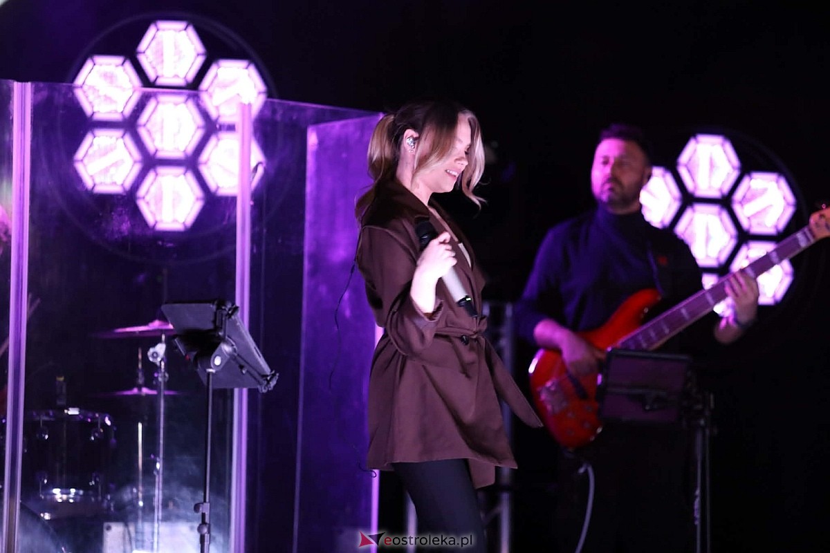 „Kobiety polskiej estrady” w Olszewie-Borkach [8.03.2026] - zdjęcie #12 - eOstroleka.pl