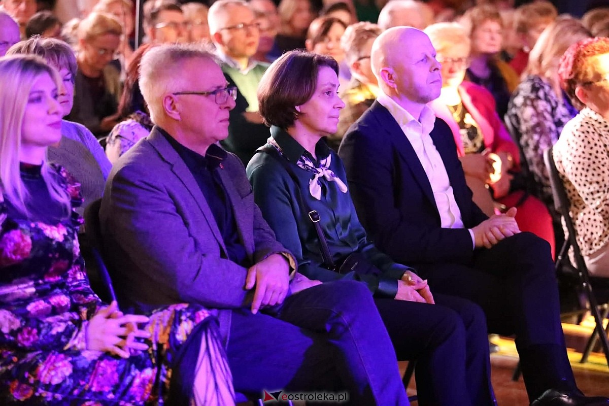 „Kobiety polskiej estrady” w Olszewie-Borkach [8.03.2026] - zdjęcie #11 - eOstroleka.pl