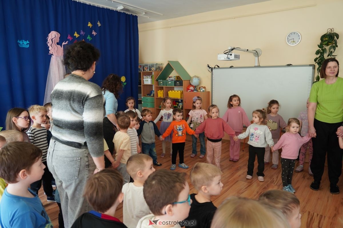 Tydzień Kultury Kurpiowskiej w PM nr 17 Kraina Misiów [10.03.2026] - zdjęcie #55 - eOstroleka.pl
