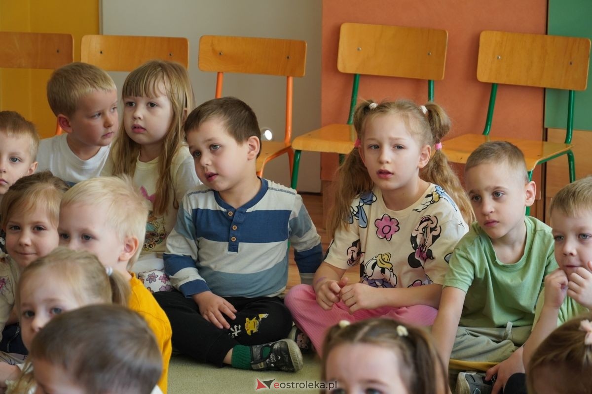 Tydzień Kultury Kurpiowskiej w PM nr 17 Kraina Misiów [10.03.2026] - zdjęcie #48 - eOstroleka.pl