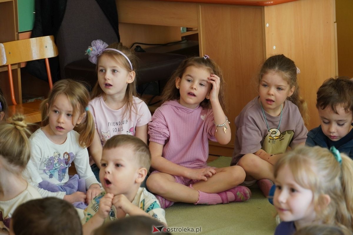 Tydzień Kultury Kurpiowskiej w PM nr 17 Kraina Misiów [10.03.2026] - zdjęcie #44 - eOstroleka.pl