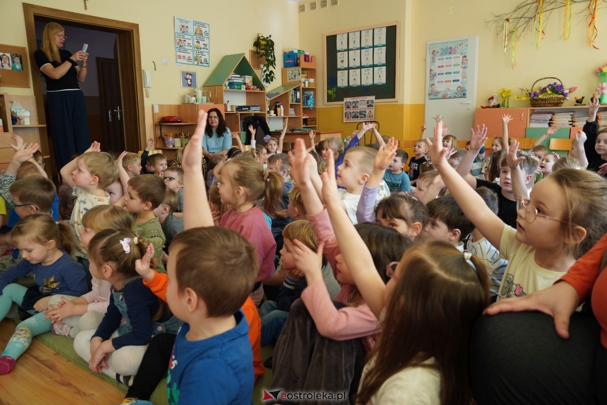 Tydzień Kultury Kurpiowskiej w PM nr 17 Kraina Misiów [10.03.2026] - zdjęcie #41 - eOstroleka.pl