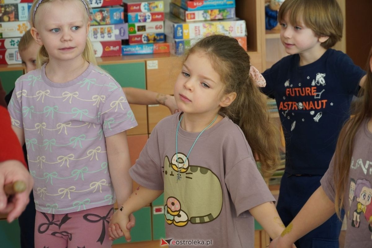 Tydzień Kultury Kurpiowskiej w PM nr 17 Kraina Misiów [10.03.2026] - zdjęcie #35 - eOstroleka.pl