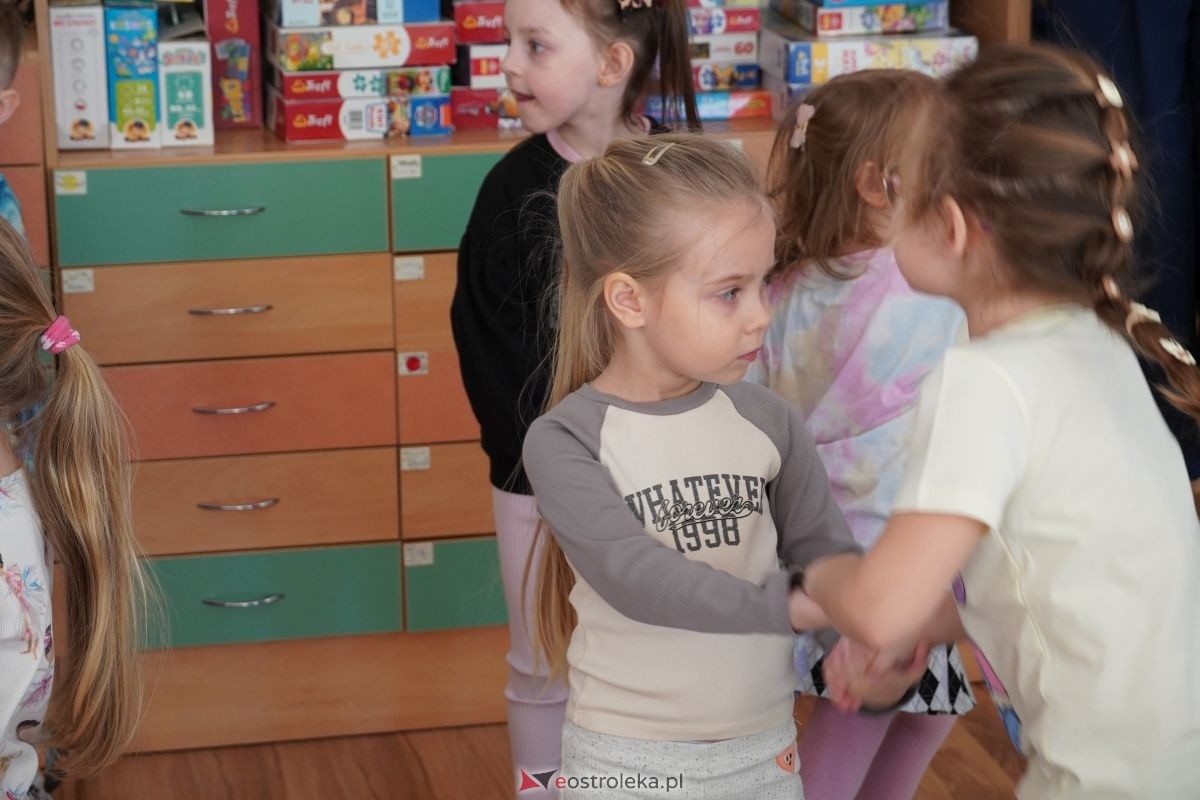 Tydzień Kultury Kurpiowskiej w PM nr 17 Kraina Misiów [10.03.2026] - zdjęcie #25 - eOstroleka.pl