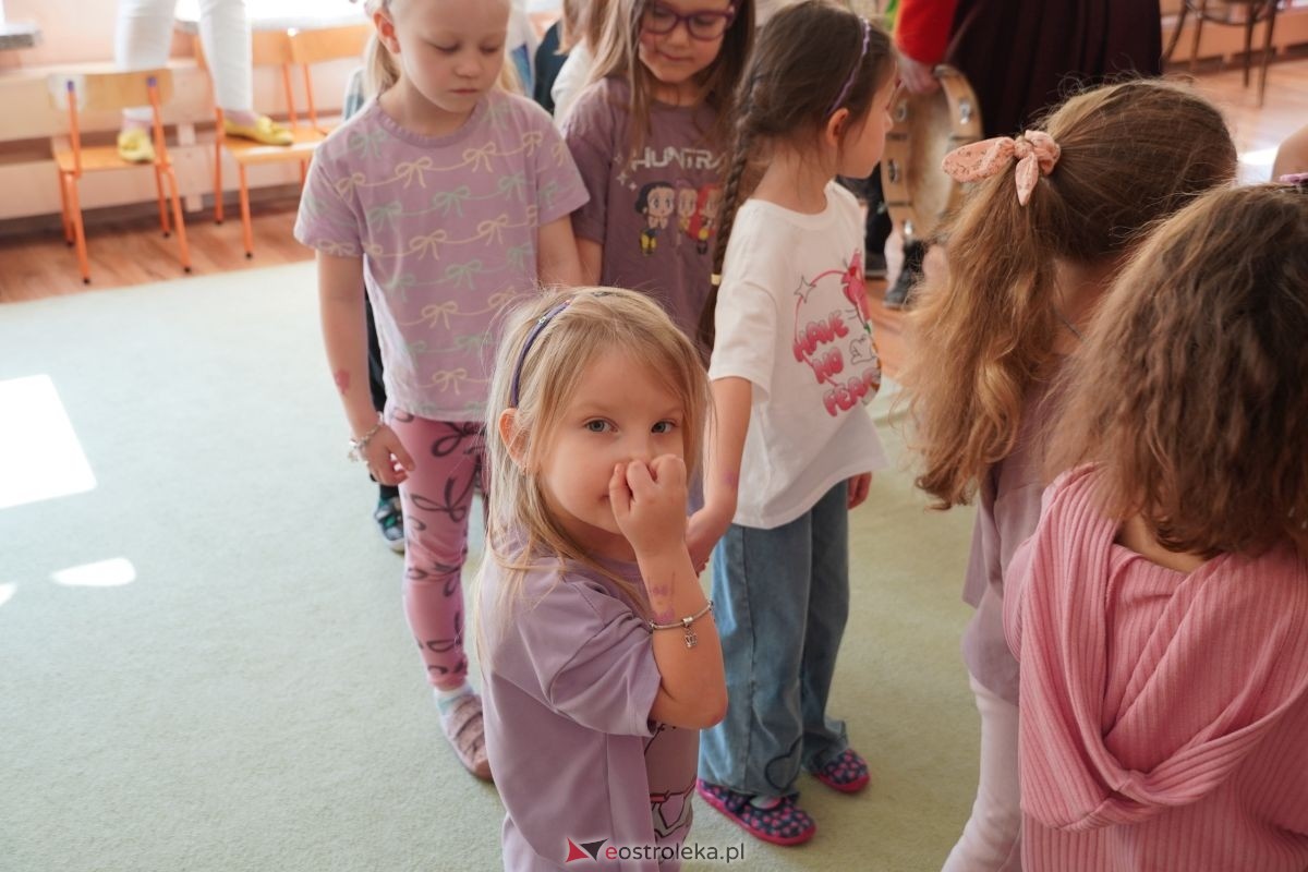 Tydzień Kultury Kurpiowskiej w PM nr 17 Kraina Misiów [10.03.2026] - zdjęcie #21 - eOstroleka.pl