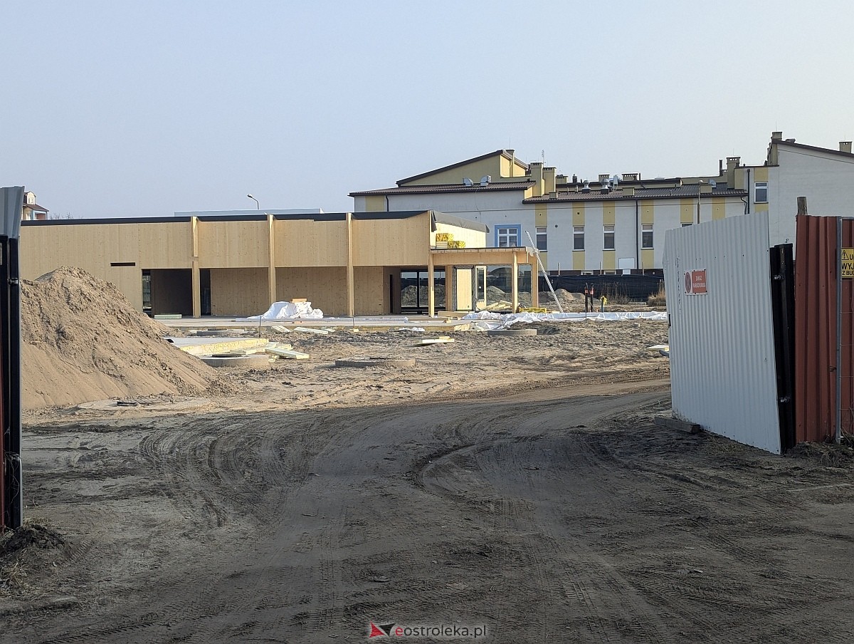 Budowa Zespołu Przedszkolnego nr 2 [11.03.2026] - zdjęcie #10 - eOstroleka.pl