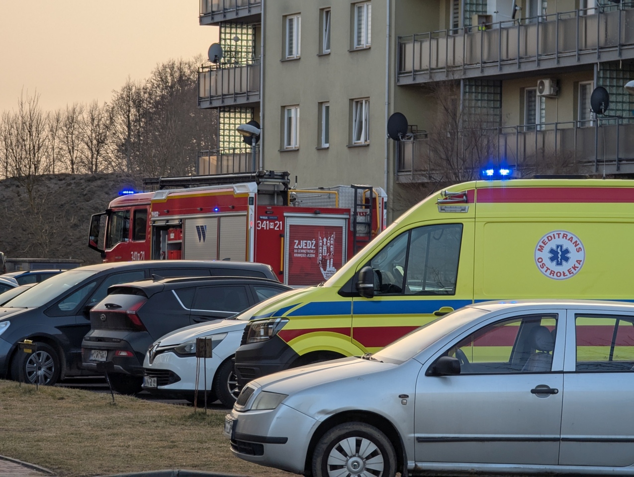 Interwencja służb ratunkowych przy al. Jana Pawła II [11.03.2026] - zdjęcie #1 - eOstroleka.pl