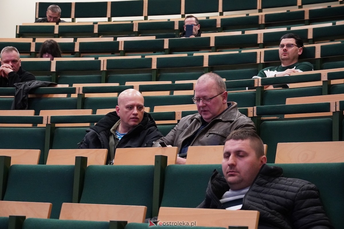 Spotkanie z Jackiem Międlarem w Ostrołęce [11.03.2026] - zdjęcie #14 - eOstroleka.pl