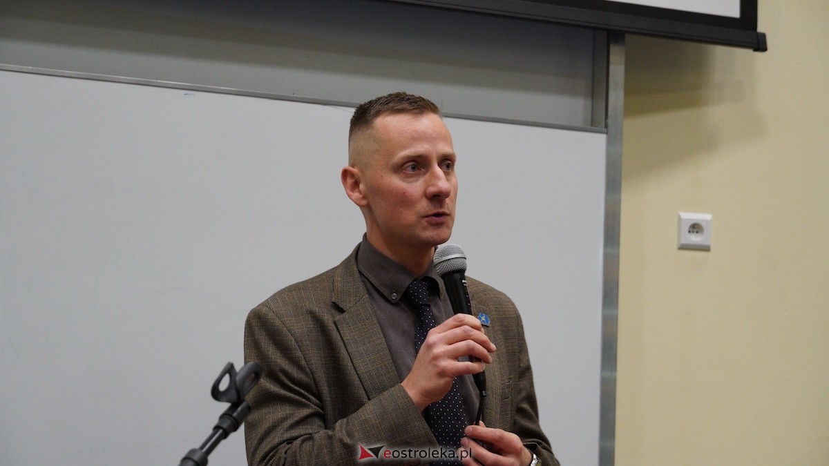 Spotkanie z Jackiem Międlarem w Ostrołęce [11.03.2026] - zdjęcie #11 - eOstroleka.pl