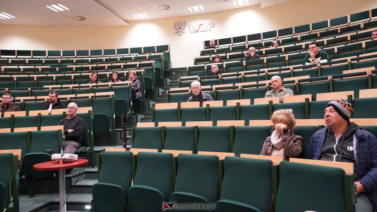 Spotkanie z Jackiem Międlarem w Ostrołęce [11.03.2026] - zdjęcie #10 - eOstroleka.pl