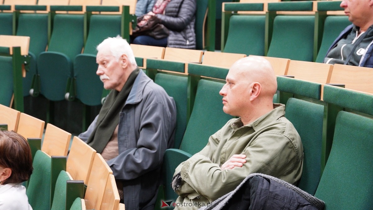 Spotkanie z Jackiem Międlarem w Ostrołęce [11.03.2026] - zdjęcie #4 - eOstroleka.pl
