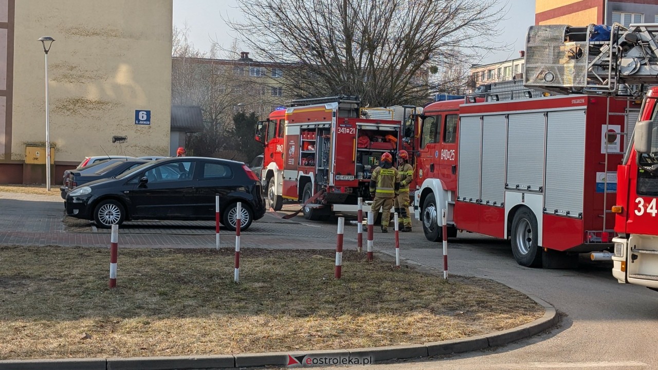 Akcja strażacka na Jaracza w ostrołęce [12.03.2026] - zdjęcie #1 - eOstroleka.pl