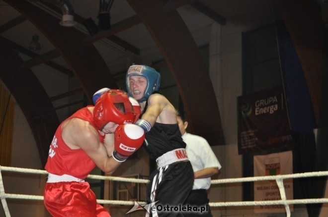 Puchar Polski Juniorów w Boksie - półfinały (19.11.2011) - zdjęcie #58 - eOstroleka.pl