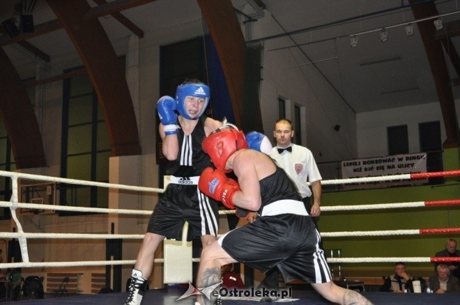 Puchar Polski Juniorów w Boksie - półfinały (19.11.2011) - zdjęcie #38 - eOstroleka.pl