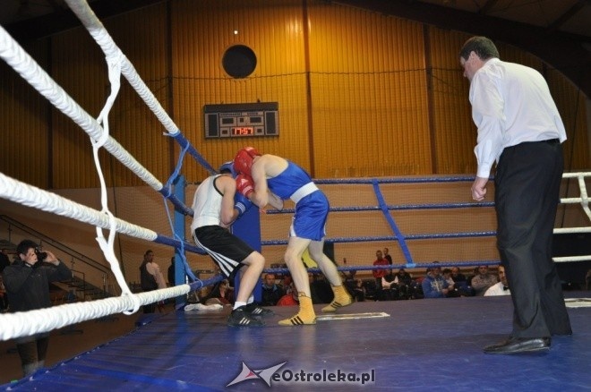 Puchar Polski Juniorów w Boksie - półfinały (19.11.2011) - zdjęcie #44 - eOstroleka.pl