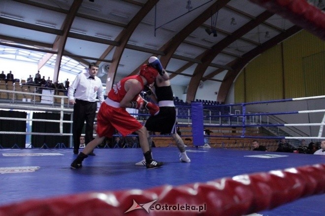Puchar Polski Juniorów w Boksie - półfinały (19.11.2011) - zdjęcie #19 - eOstroleka.pl
