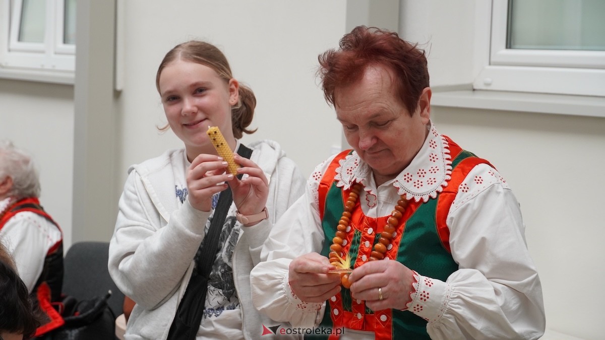 „Ido Śwenta Źelgejnocy” - warsztaty wielkanocne w Muzeum Kultury Kurpiowskiej [15.03.2026] - zdjęcie #62 - eOstroleka.pl