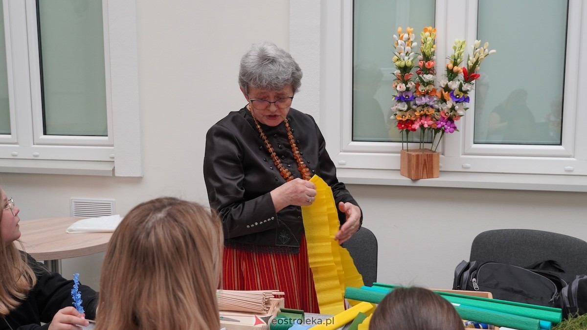 „Ido Śwenta Źelgejnocy” - warsztaty wielkanocne w Muzeum Kultury Kurpiowskiej [15.03.2026] - zdjęcie #53 - eOstroleka.pl