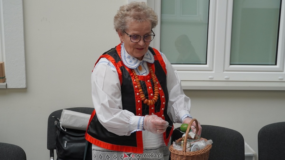 „Ido Śwenta Źelgejnocy” - warsztaty wielkanocne w Muzeum Kultury Kurpiowskiej [15.03.2026] - zdjęcie #32 - eOstroleka.pl