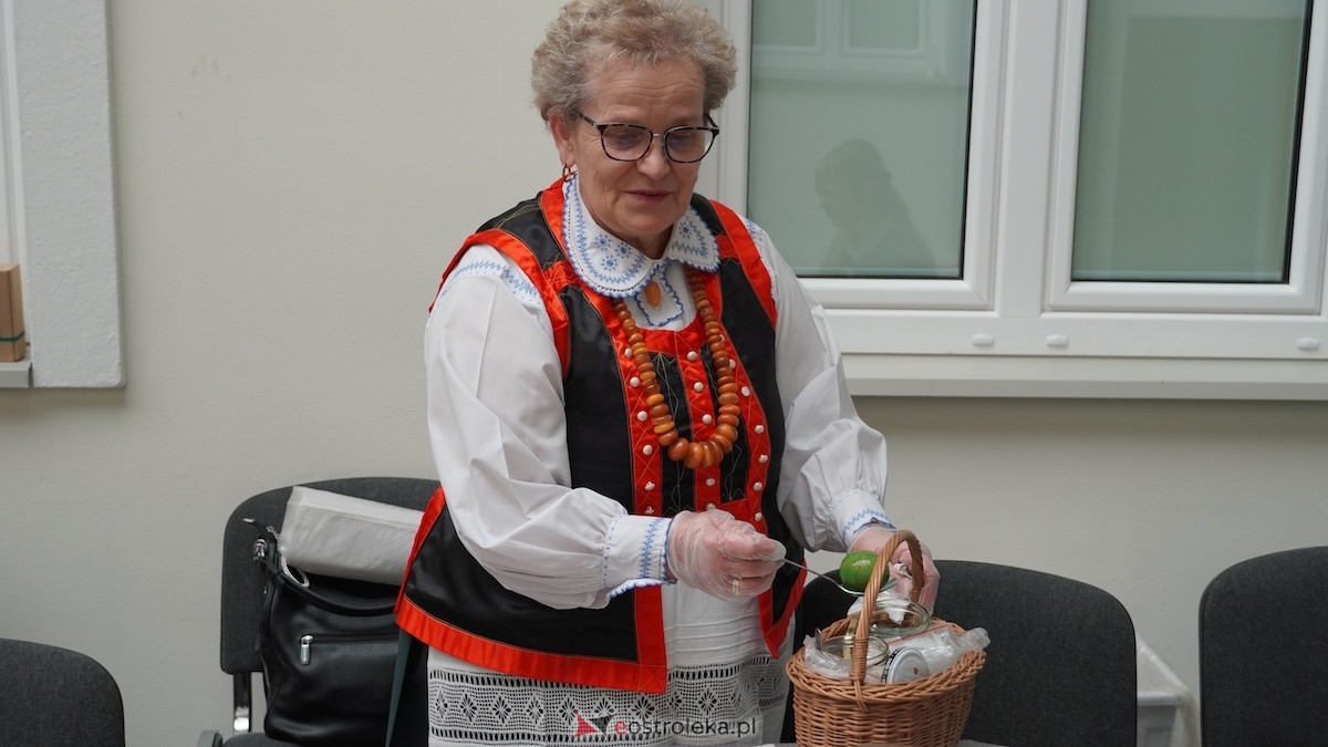 „Ido Śwenta Źelgejnocy” - warsztaty wielkanocne w Muzeum Kultury Kurpiowskiej [15.03.2026] - zdjęcie #31 - eOstroleka.pl