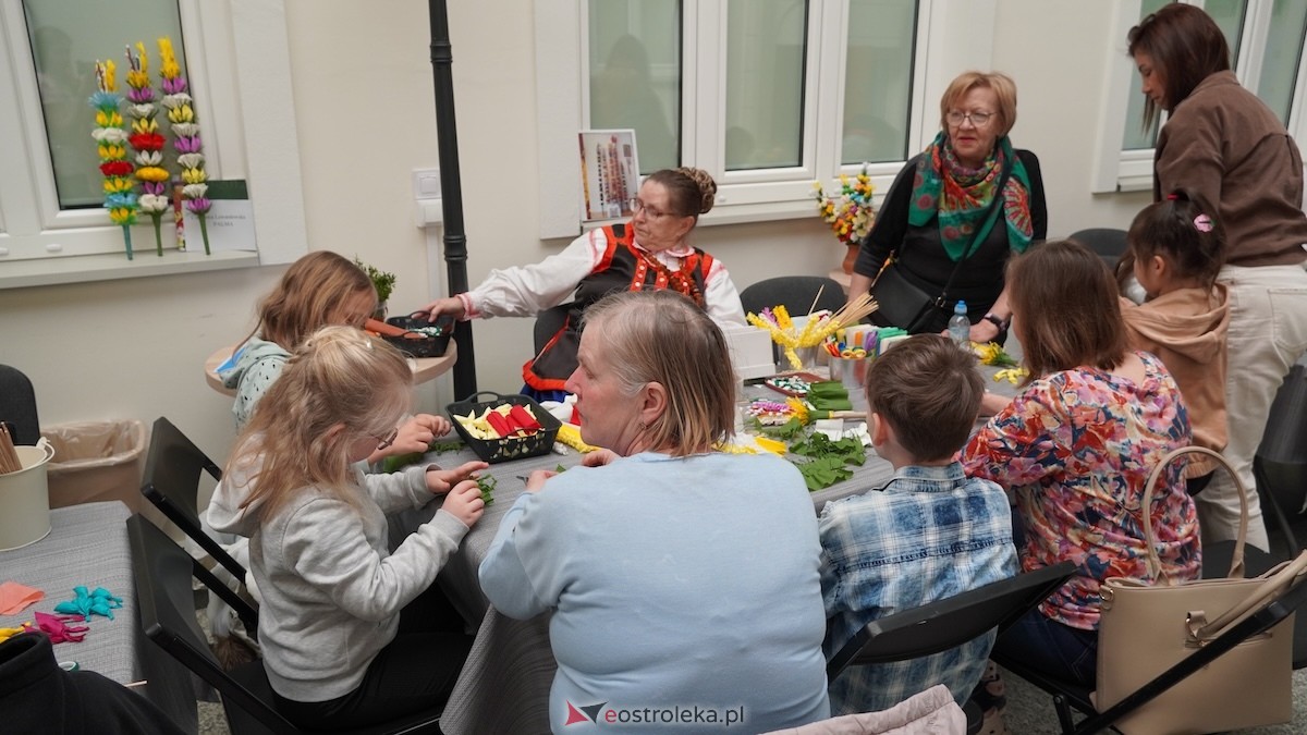 „Ido Śwenta Źelgejnocy” - warsztaty wielkanocne w Muzeum Kultury Kurpiowskiej [15.03.2026] - zdjęcie #13 - eOstroleka.pl