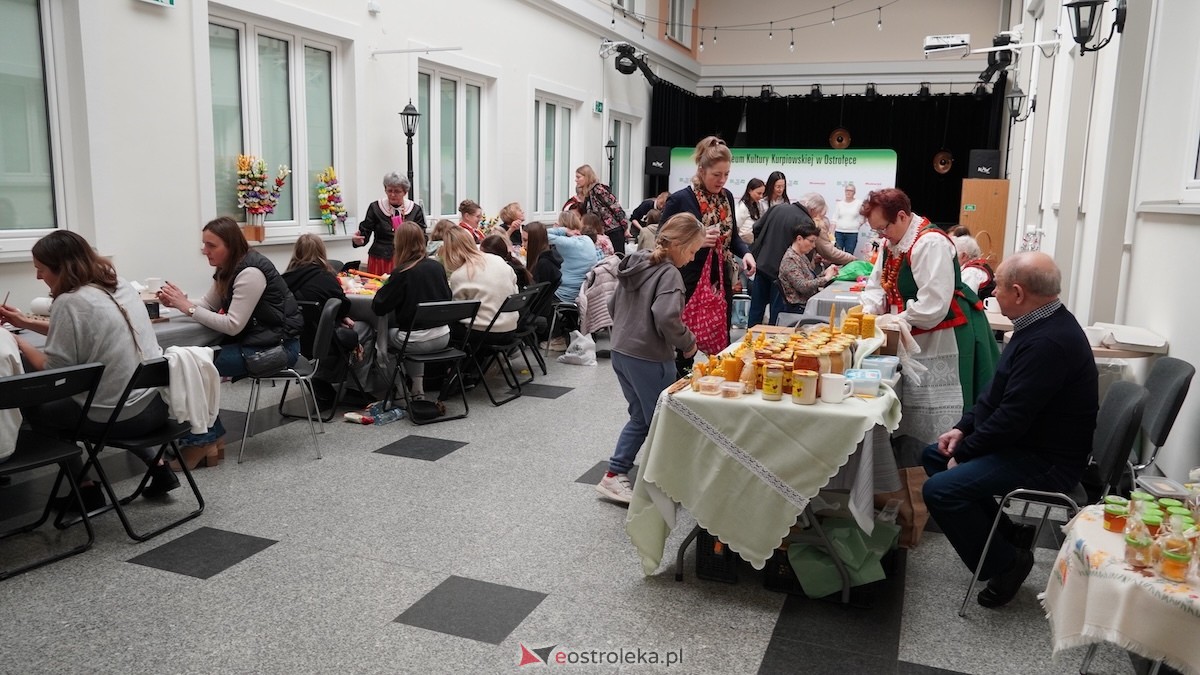 „Ido Śwenta Źelgejnocy” - warsztaty wielkanocne w Muzeum Kultury Kurpiowskiej [15.03.2026] - zdjęcie #1 - eOstroleka.pl
