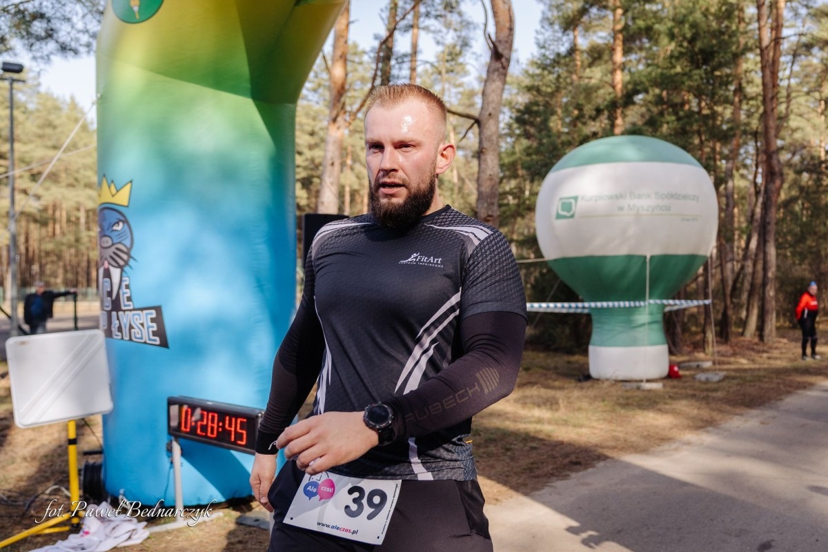 Serafin gościł biegaczy i miłośników Nordic Walking. Tak wyglądał VIII Kurpiowski Bieg Morsa [08.03.2026]  - zdjęcie #271 - eOstroleka.pl