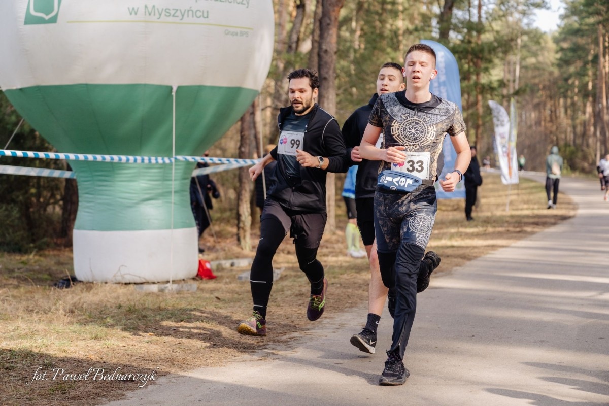Serafin gościł biegaczy i miłośników Nordic Walking. Tak wyglądał VIII Kurpiowski Bieg Morsa [08.03.2026]  - zdjęcie #267 - eOstroleka.pl