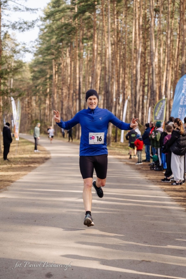 Serafin gościł biegaczy i miłośników Nordic Walking. Tak wyglądał VIII Kurpiowski Bieg Morsa [08.03.2026]  - zdjęcie #261 - eOstroleka.pl