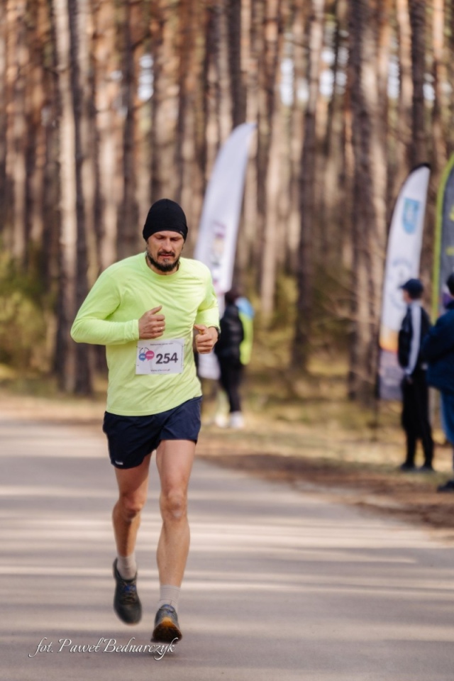 Serafin gościł biegaczy i miłośników Nordic Walking. Tak wyglądał VIII Kurpiowski Bieg Morsa [08.03.2026]  - zdjęcie #236 - eOstroleka.pl