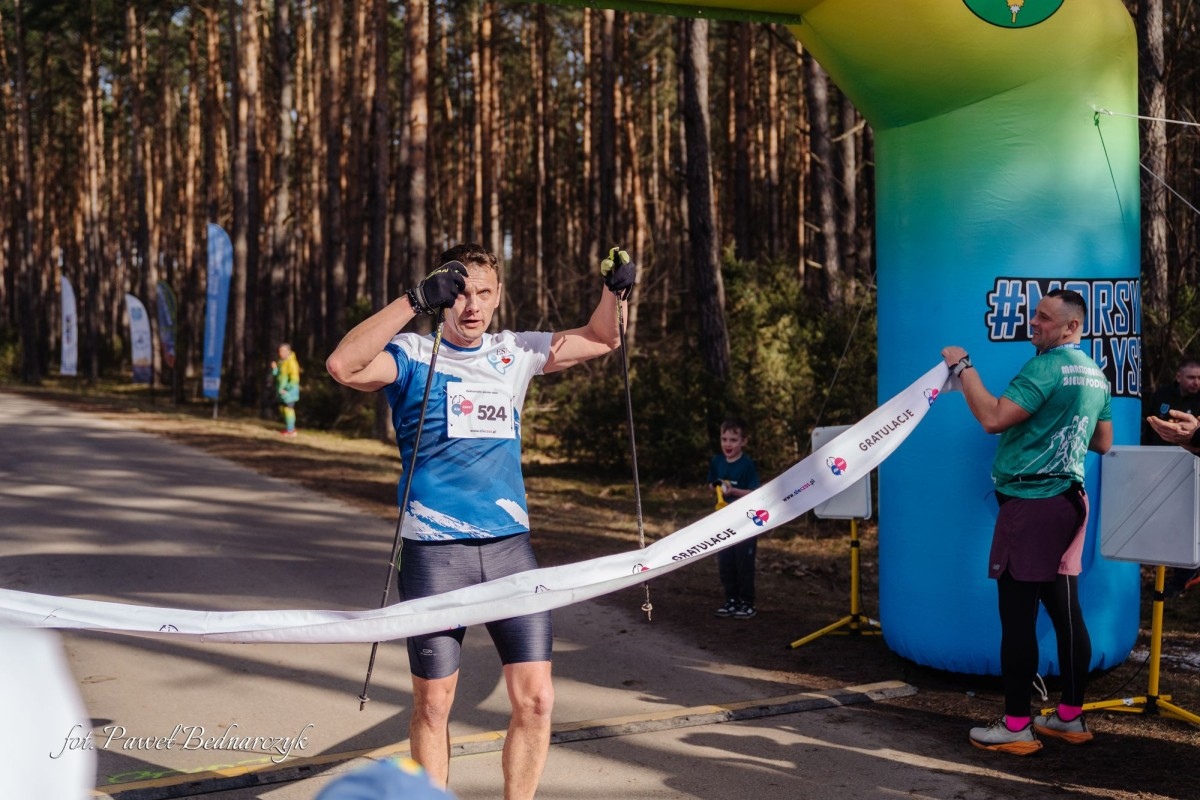Serafin gościł biegaczy i miłośników Nordic Walking. Tak wyglądał VIII Kurpiowski Bieg Morsa [08.03.2026]  - zdjęcie #109 - eOstroleka.pl