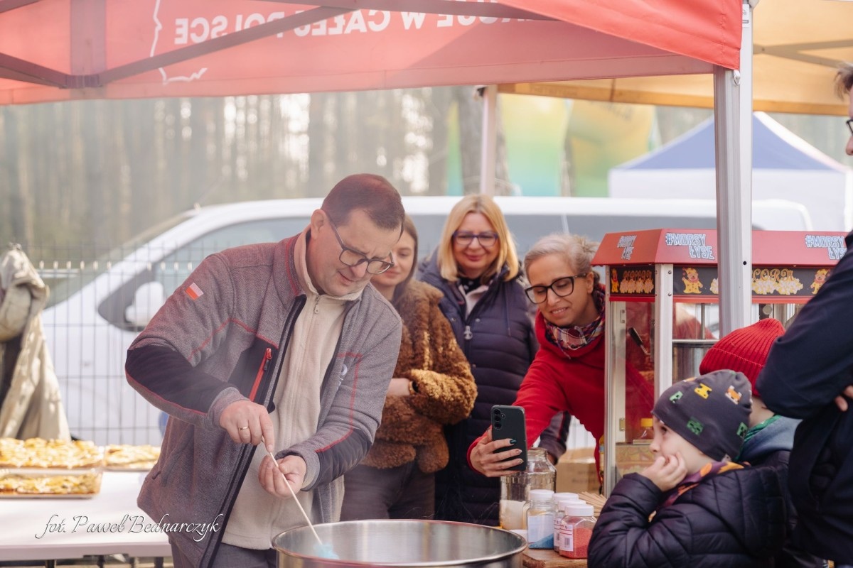 Serafin gościł biegaczy i miłośników Nordic Walking. Tak wyglądał VIII Kurpiowski Bieg Morsa [08.03.2026]  - zdjęcie #233 - eOstroleka.pl