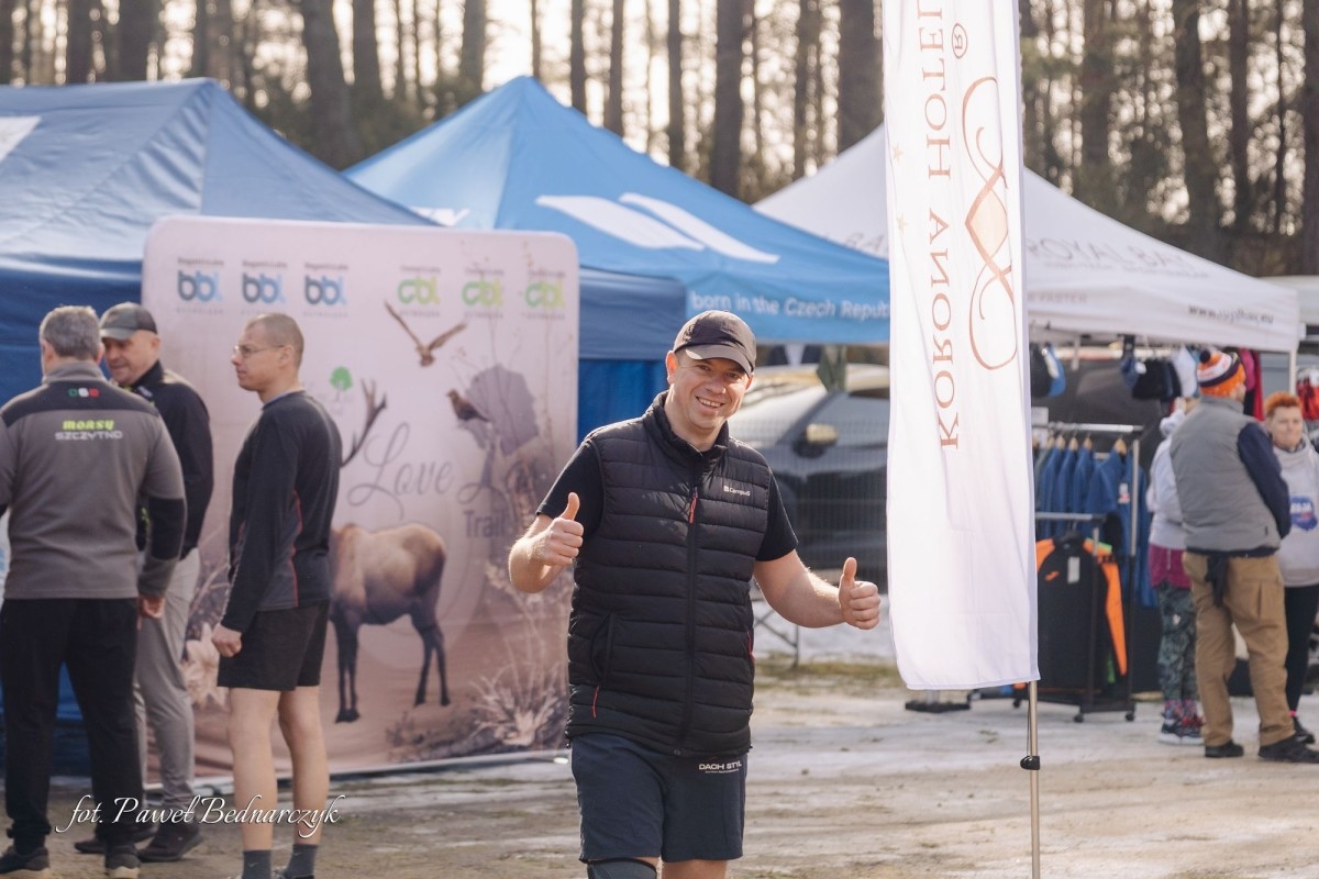 Serafin gościł biegaczy i miłośników Nordic Walking. Tak wyglądał VIII Kurpiowski Bieg Morsa [08.03.2026]  - zdjęcie #223 - eOstroleka.pl