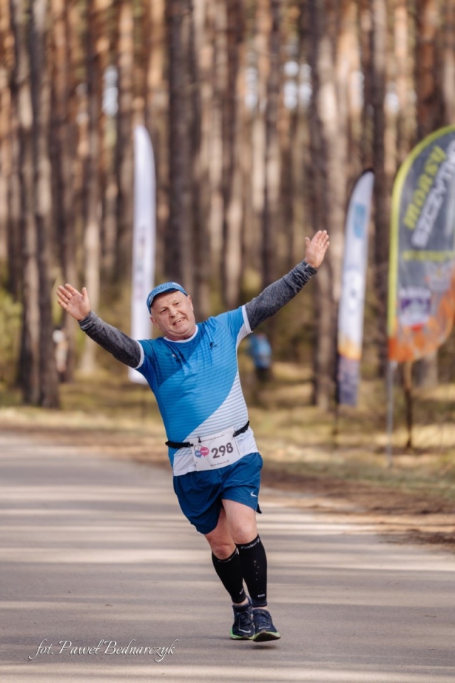 Serafin gościł biegaczy i miłośników Nordic Walking. Tak wyglądał VIII Kurpiowski Bieg Morsa [08.03.2026]  - zdjęcie #217 - eOstroleka.pl