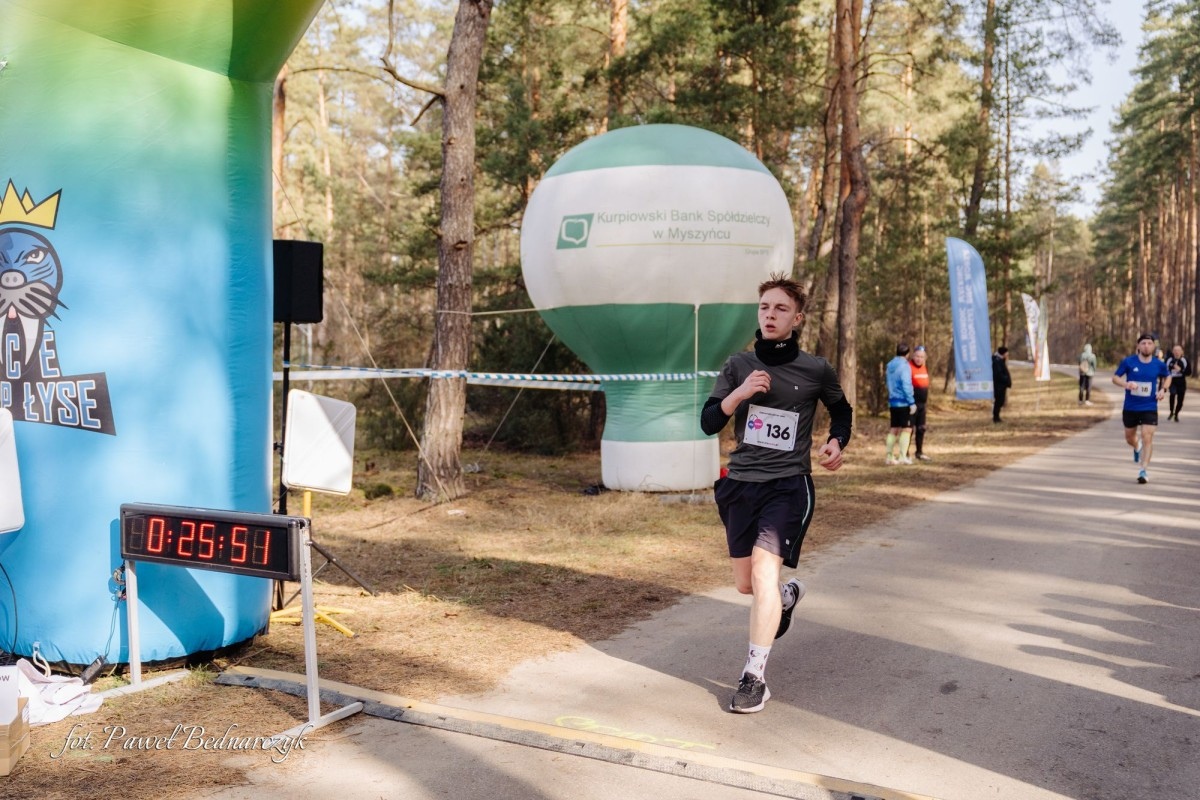 Serafin gościł biegaczy i miłośników Nordic Walking. Tak wyglądał VIII Kurpiowski Bieg Morsa [08.03.2026]  - zdjęcie #212 - eOstroleka.pl