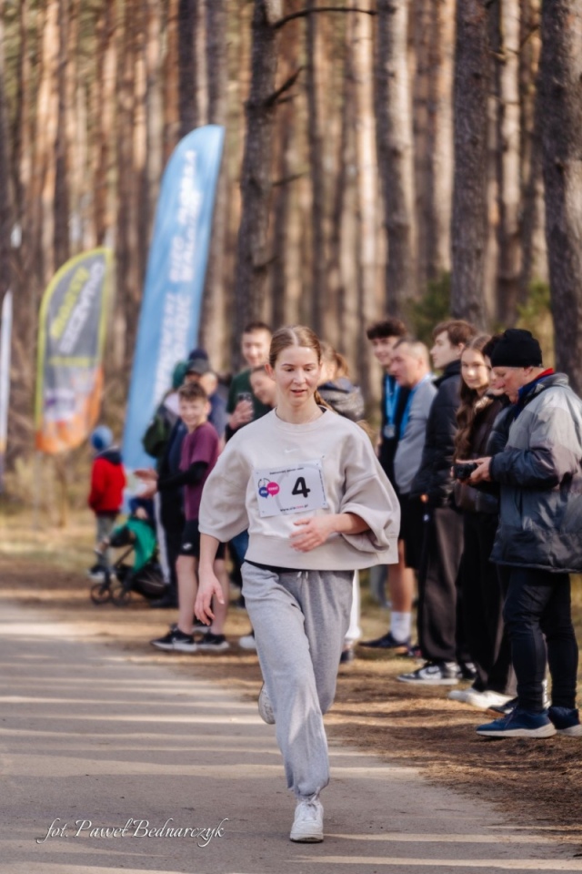 Serafin gościł biegaczy i miłośników Nordic Walking. Tak wyglądał VIII Kurpiowski Bieg Morsa [08.03.2026]  - zdjęcie #203 - eOstroleka.pl