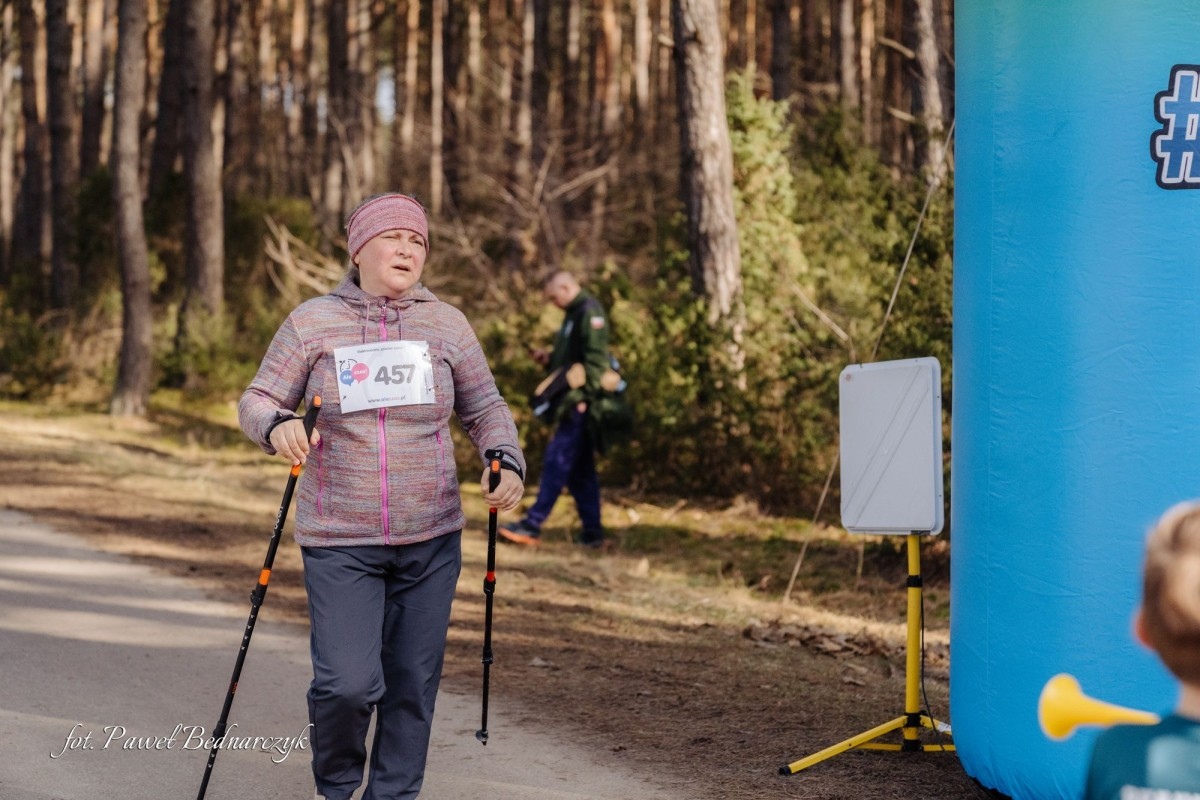 Serafin gościł biegaczy i miłośników Nordic Walking. Tak wyglądał VIII Kurpiowski Bieg Morsa [08.03.2026]  - zdjęcie #82 - eOstroleka.pl