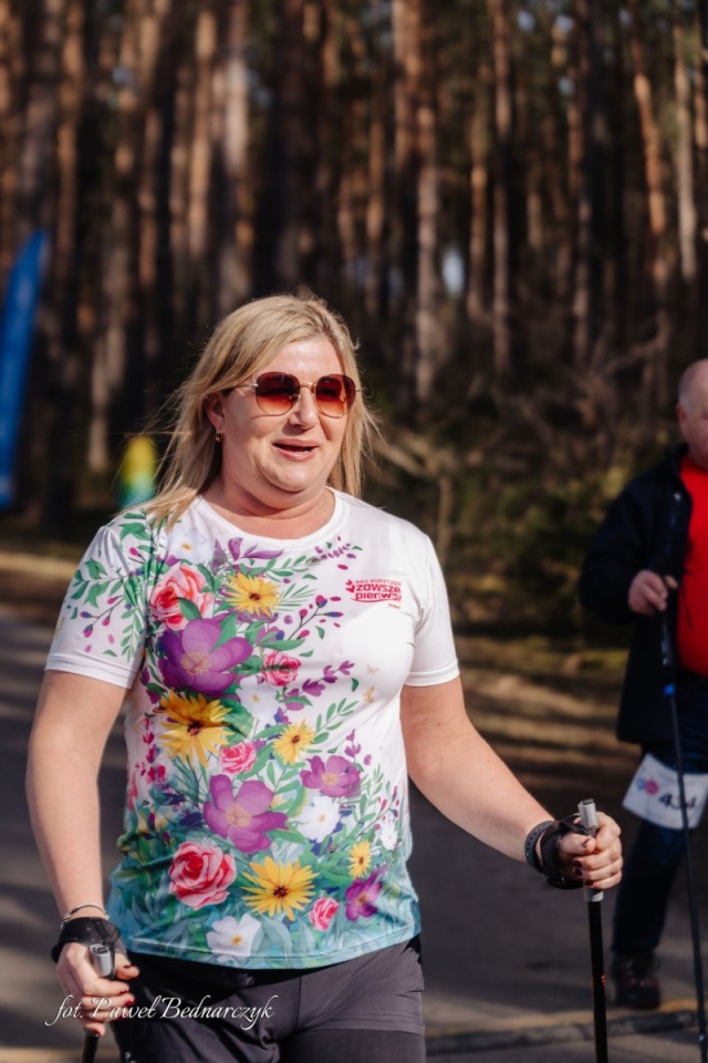 Serafin gościł biegaczy i miłośników Nordic Walking. Tak wyglądał VIII Kurpiowski Bieg Morsa [08.03.2026]  - zdjęcie #73 - eOstroleka.pl