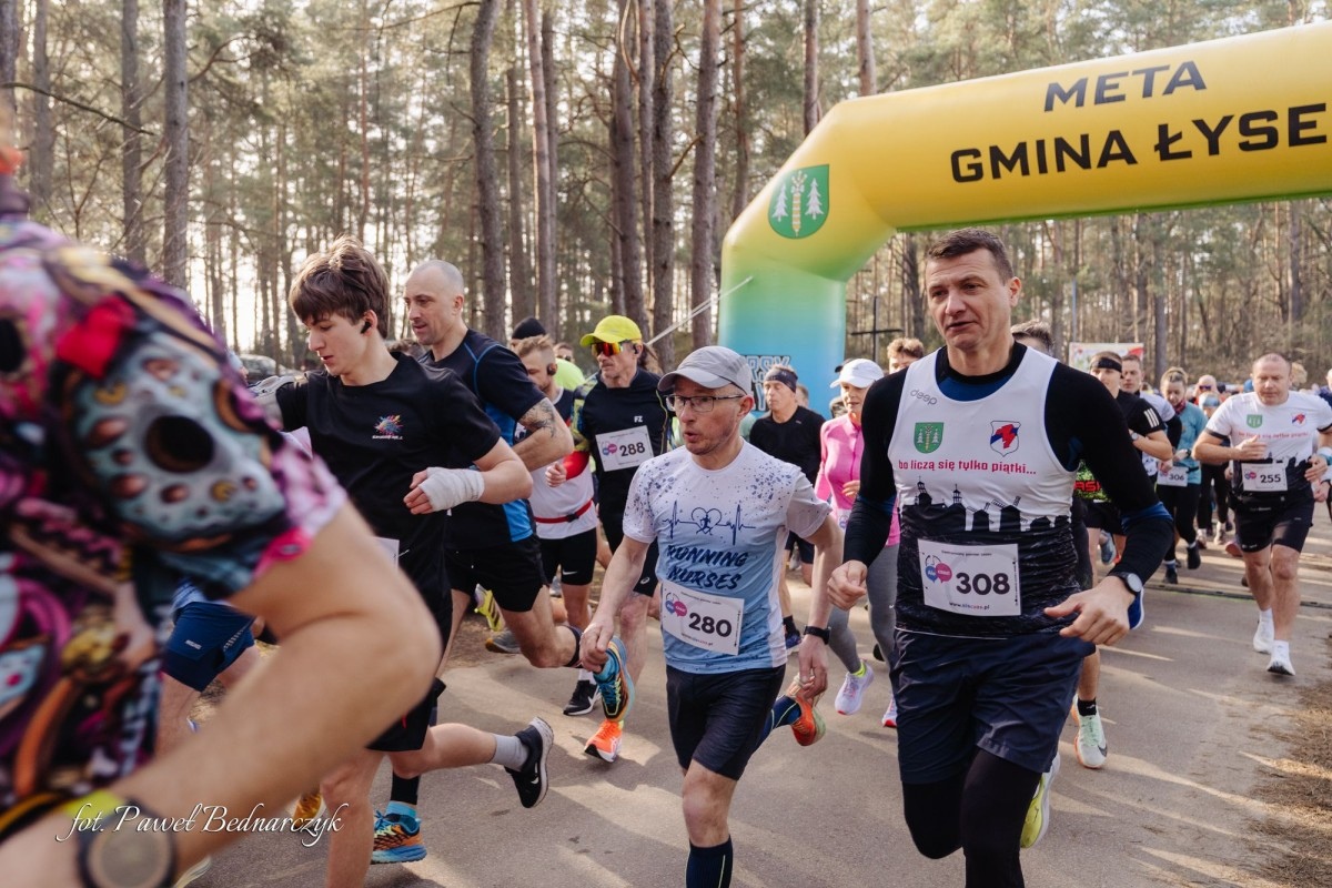 Serafin gościł biegaczy i miłośników Nordic Walking. Tak wyglądał VIII Kurpiowski Bieg Morsa [08.03.2026]  - zdjęcie #193 - eOstroleka.pl