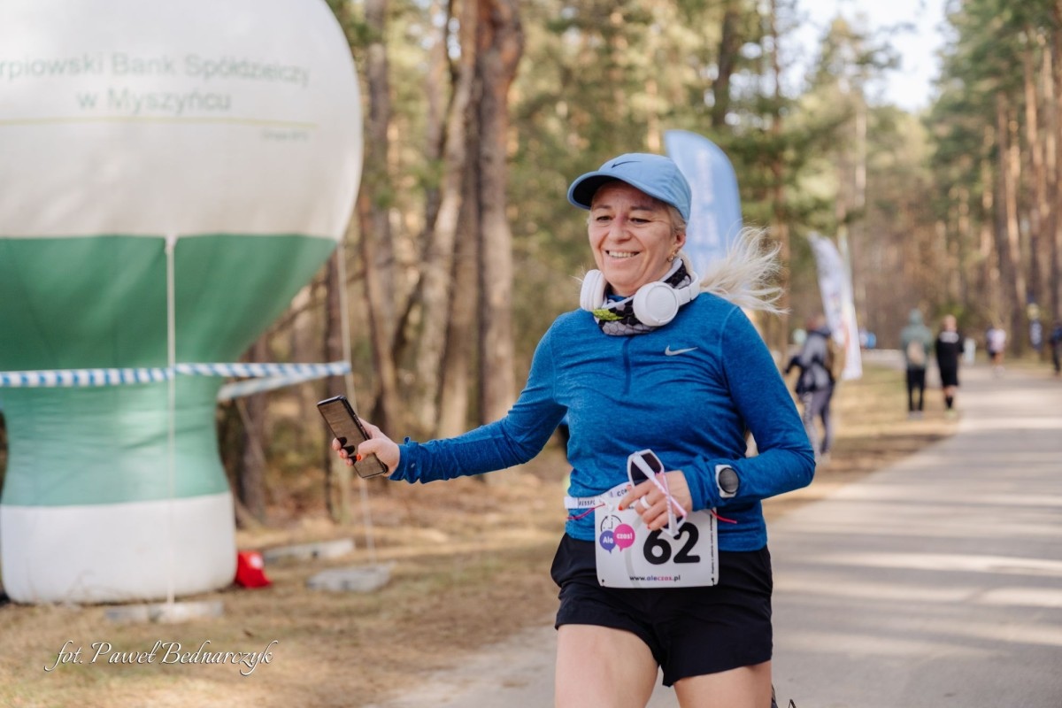 Serafin gościł biegaczy i miłośników Nordic Walking. Tak wyglądał VIII Kurpiowski Bieg Morsa [08.03.2026]  - zdjęcie #190 - eOstroleka.pl