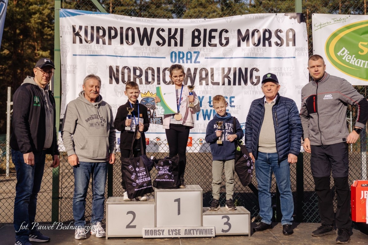 Serafin gościł biegaczy i miłośników Nordic Walking. Tak wyglądał VIII Kurpiowski Bieg Morsa [08.03.2026]  - zdjęcie #70 - eOstroleka.pl